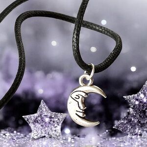 5 For $25💫Small Silver Crescent  Moon Pendant Necklace